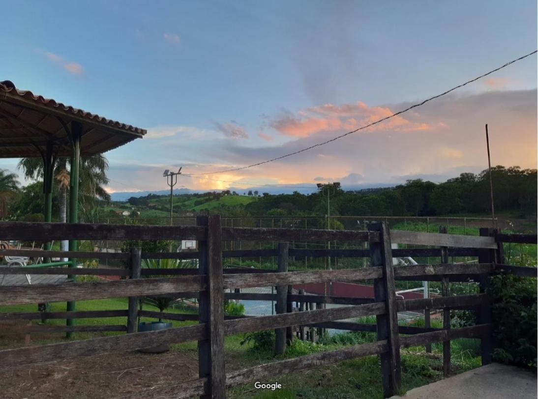 Hotel Fazenda Tucano Capim Branco Екстериор снимка